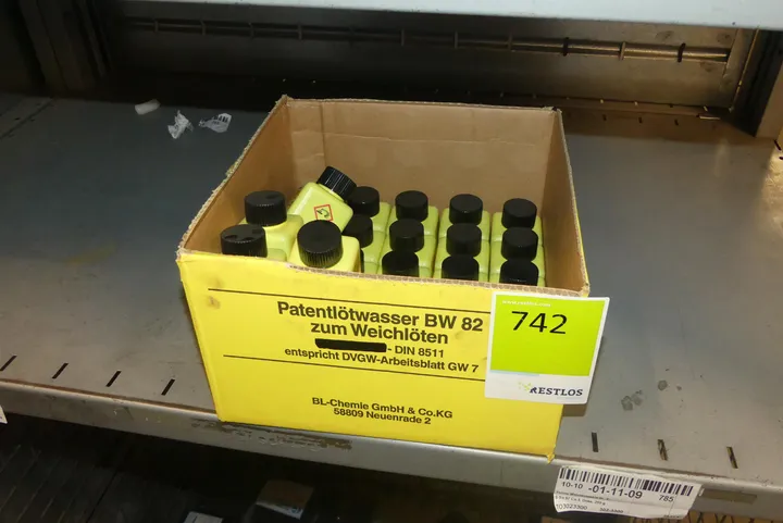 Konvolut BL-Chemie Patentlötwasser BW 82, zum Weichlöten DIN 8511 Umfang: Karton mit Inhalt